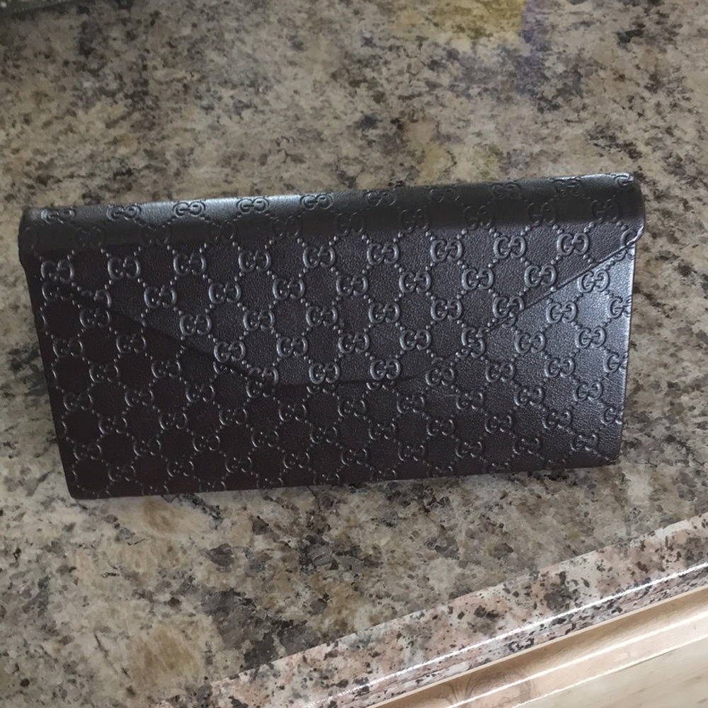 Gucci collapsable eyeglass case